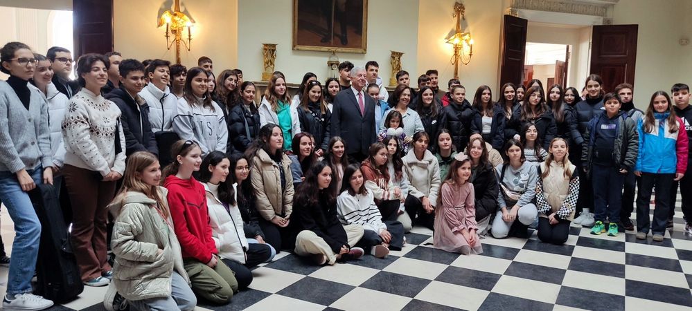 Παλατι Αβυ Με Παιδια Μουσικου Σχολειου Κατερινησ